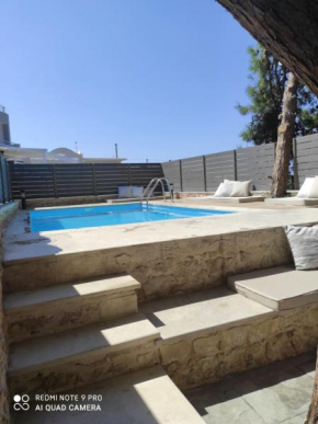 Villa Pefka, By Hellocrete